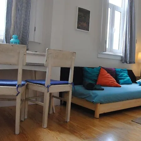 Apartment Cocuruto Da Graca - Welcoming Studio In The Historical Center *